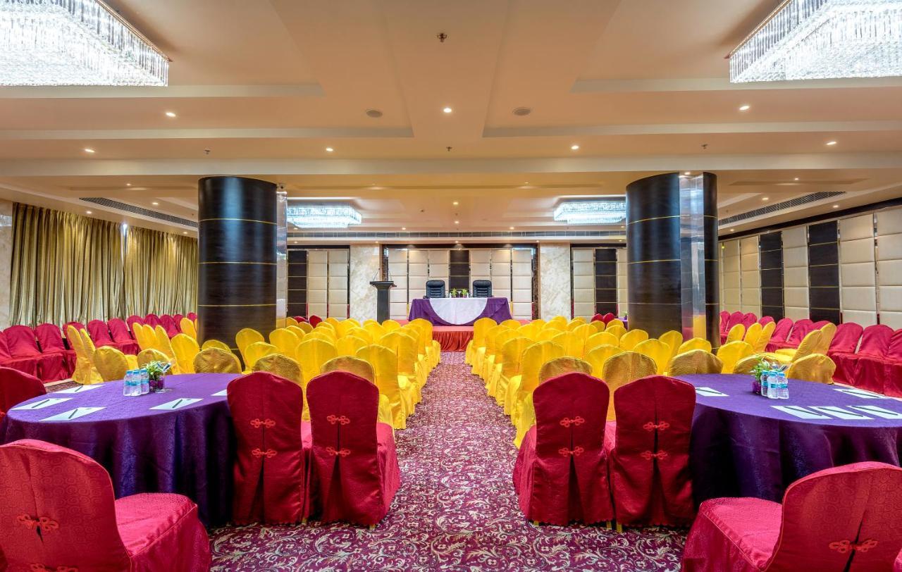 Clarion Inn Jaipur Kukas Eksteriør bilde
